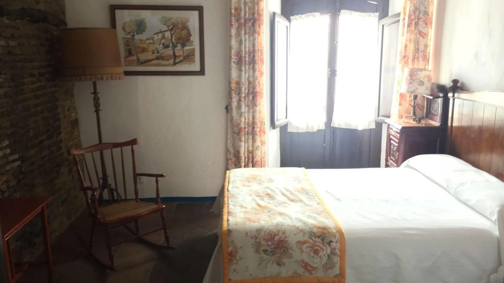 فندق Comares Hotel-Museo Molino De Los Abuelos